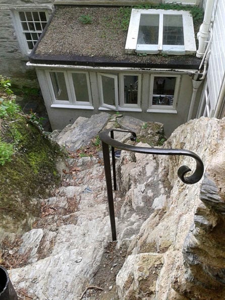 scroll type handrail